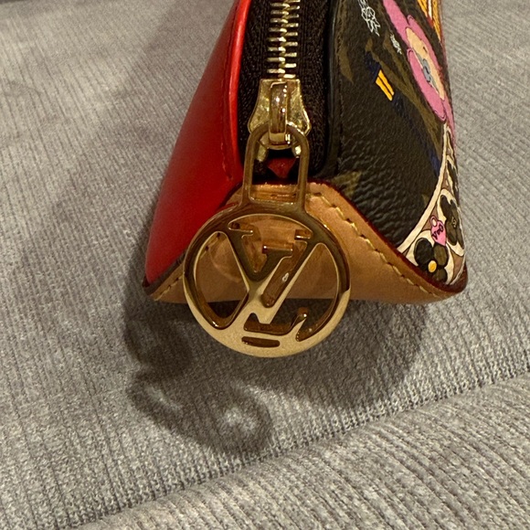 Louis Vuitton 2021 Christmas Animation Pencil Pouch London - Picture 3 of 16